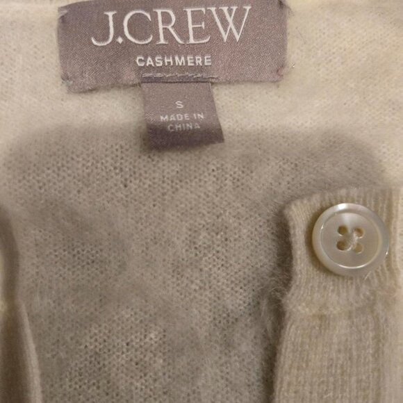 J Crew Brushed Cashmere Fitted Cardigan Sweater Size S Warm Ivory THIS SEASON - Picture 5 of 8
